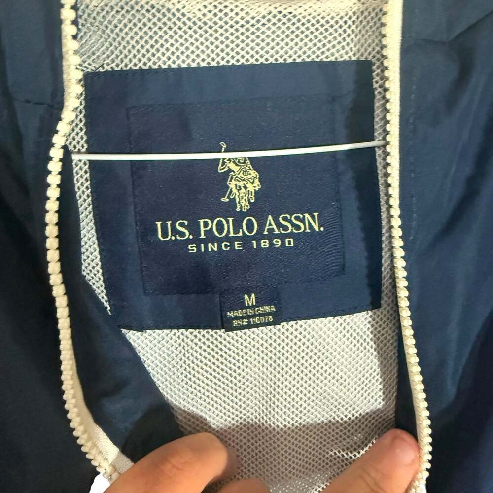U.S. Polo Assn. Men's Hooded Navy Windbreaker Jacket Size M - Picture 5 of 9